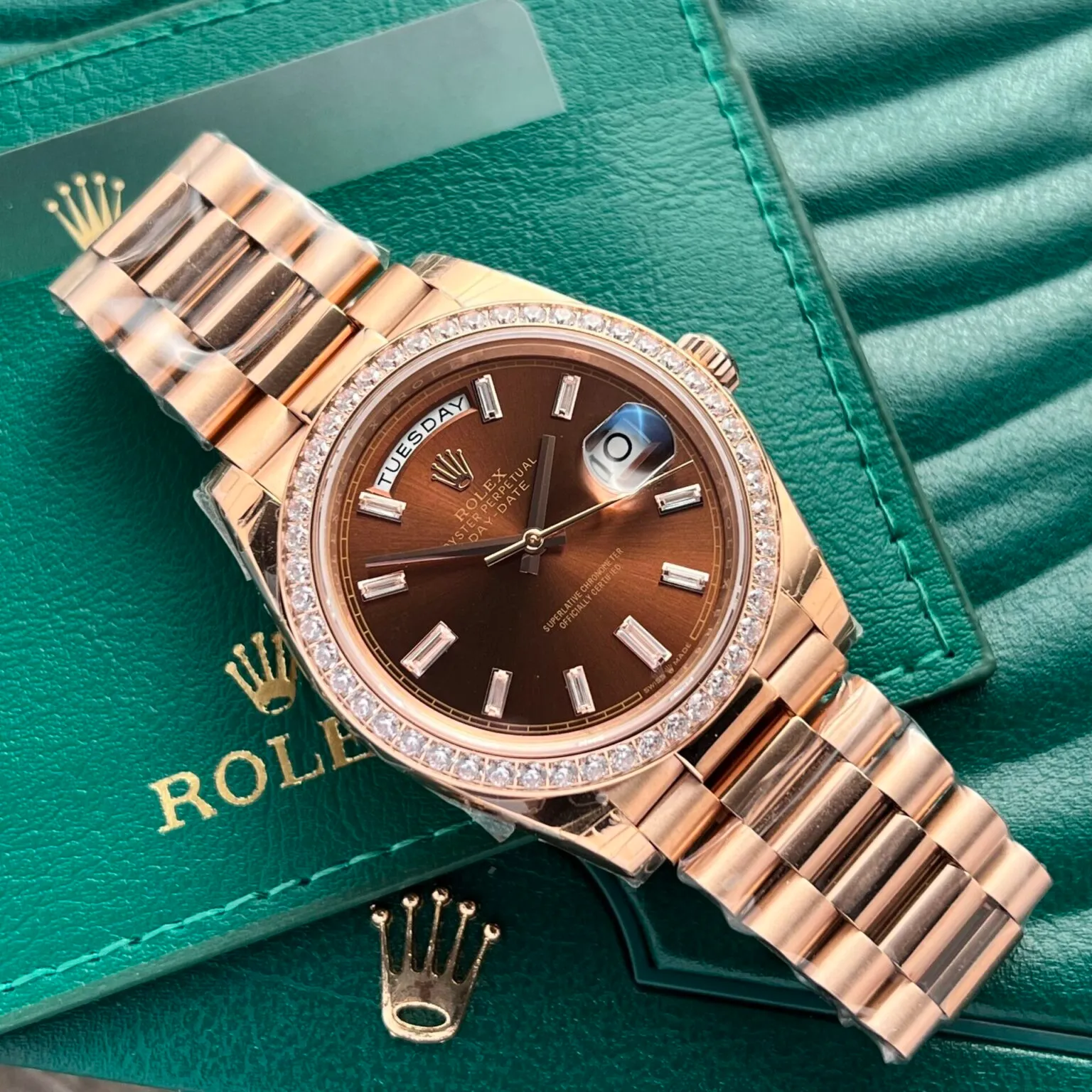 Day-Date Schokoladenbraun Ombre Zifferblatt mit Diamantbesatz Lünette Roségold Presidential Armband