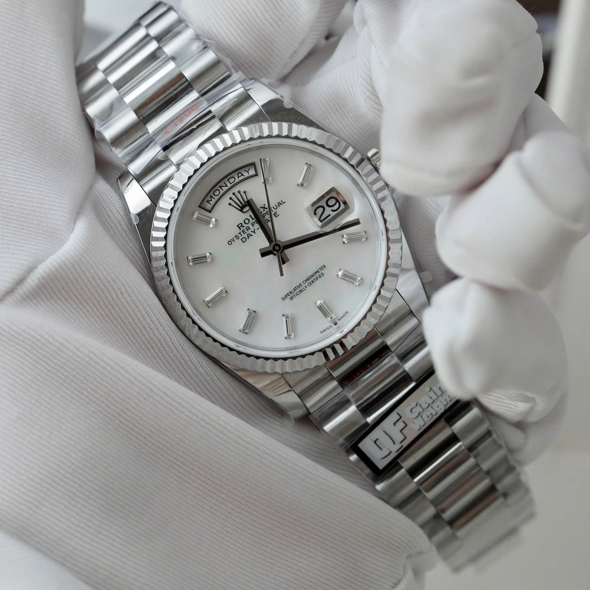 Rolex Day-Date Weißes Perlmutt Zifferblatt mit Diamantbesatz 128236-0021 36 mm – Superclone – Bild 3