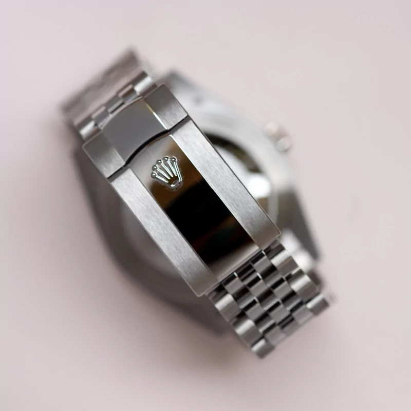 Datejust weißes Zifferblatt 126334 Jubilee Geriffelt Profilansicht
