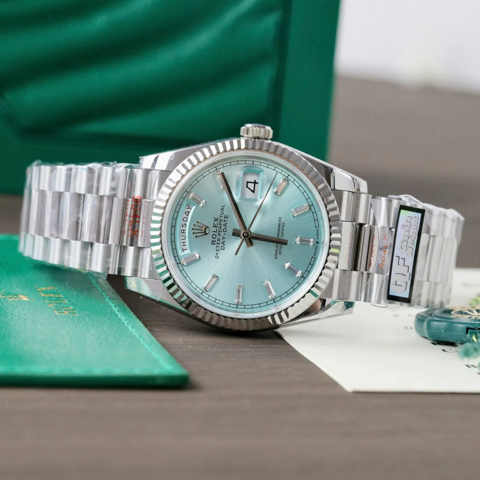 Rolex Day-Date eisblaues Zifferblatt mit Diamantbesatz 128236-0009 36 mm – Superclone – Bild 4