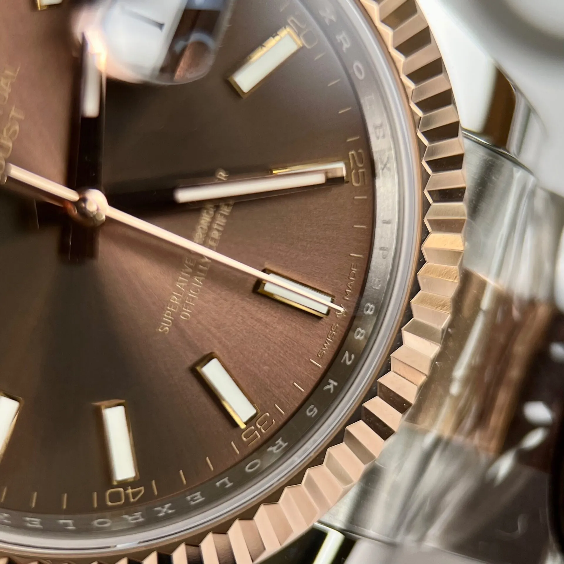Superclone Datejust schokoladenbraunes Zifferblatt 126331 Oyster Detailansicht