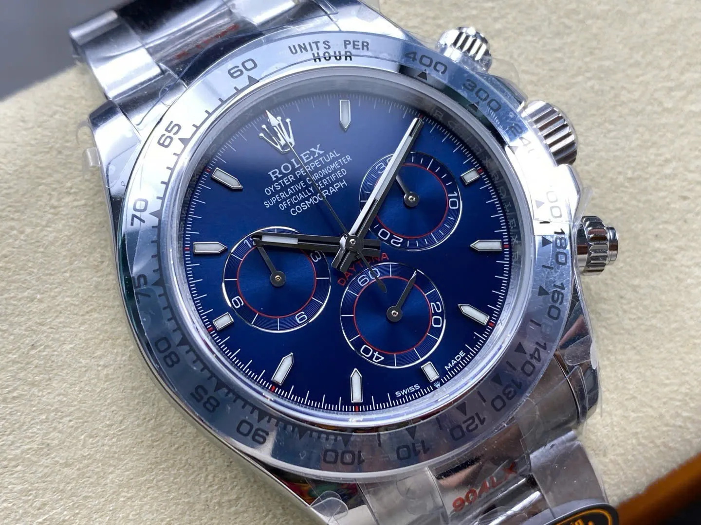 Superclone Daytona 126509 leuchtendblaues Zifferblatt Schrägansicht