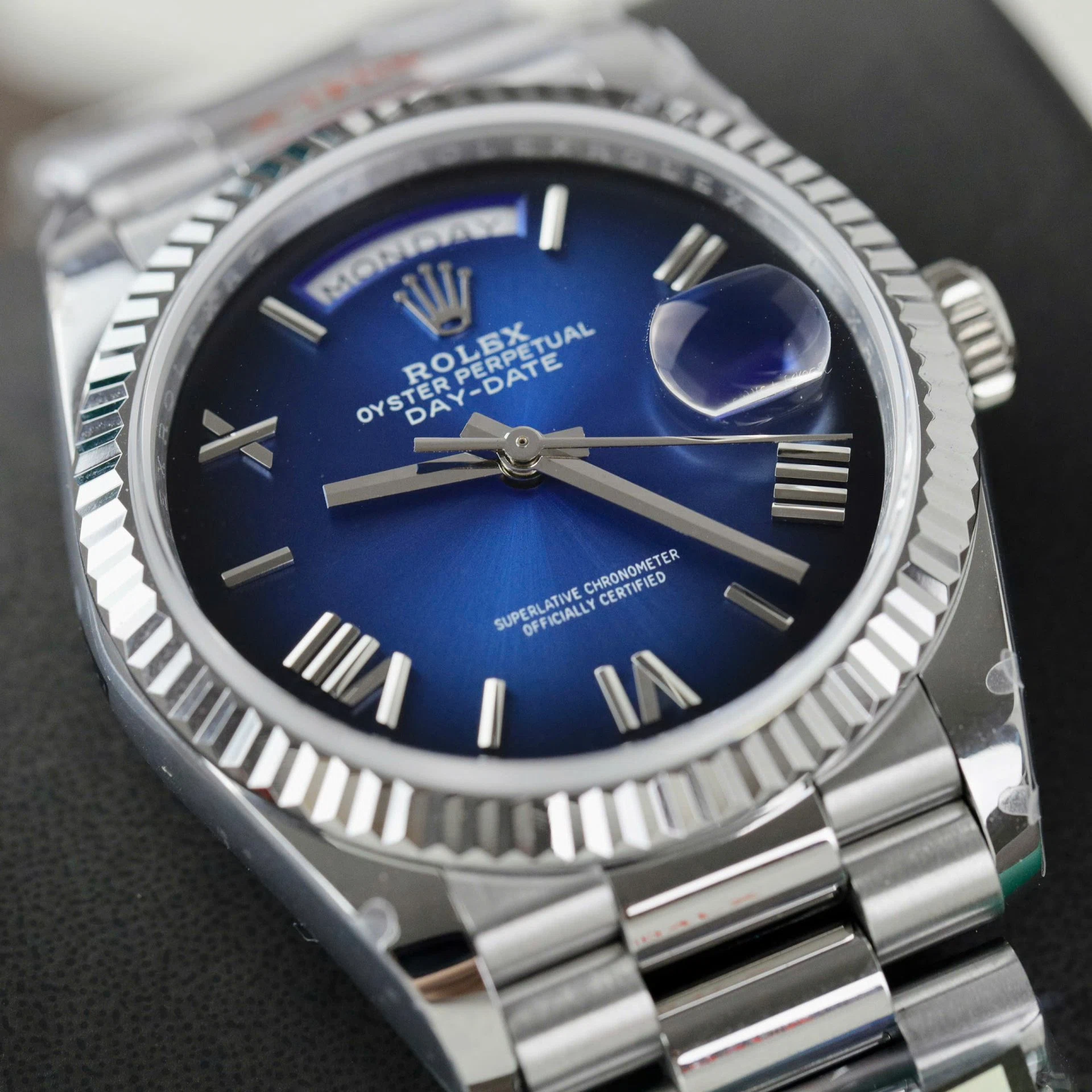 Rolex Day-Date Blau Ombré Zifferblatt 128239-0063 36 mm – Superclone – Bild 5
