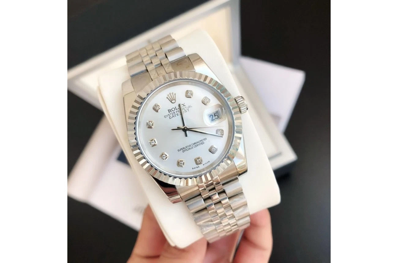 Datejust Edelstahl/Edelstahl Jubilee Silber/Diamantindizes Perspektivansicht