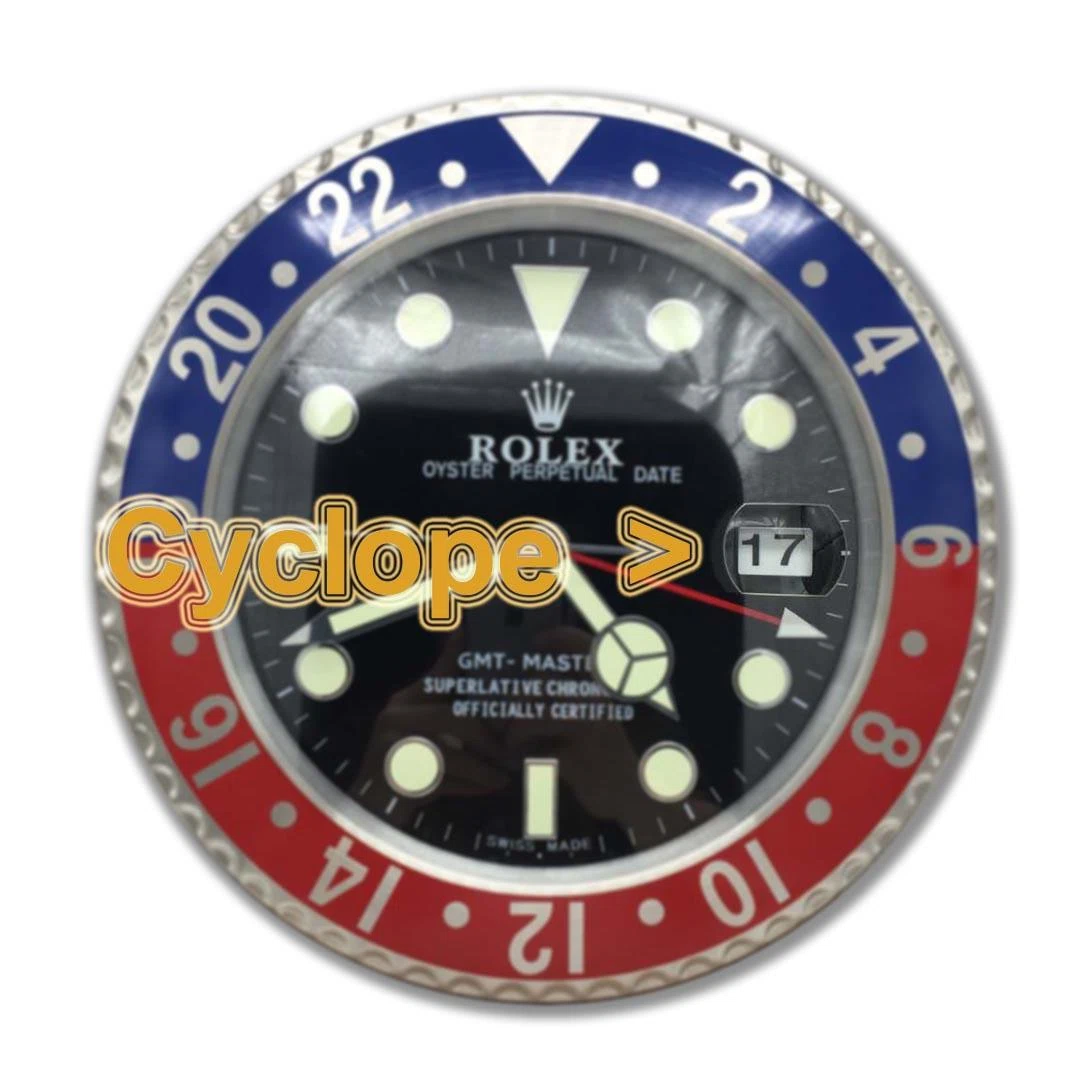 Wanduhr – GMT MASTER II ‘PEPSI’ EDITION Schrägansicht
