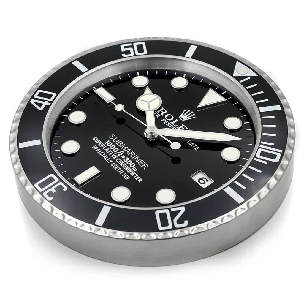 Wanduhr – “XL” SUBMARINER Schrägansicht