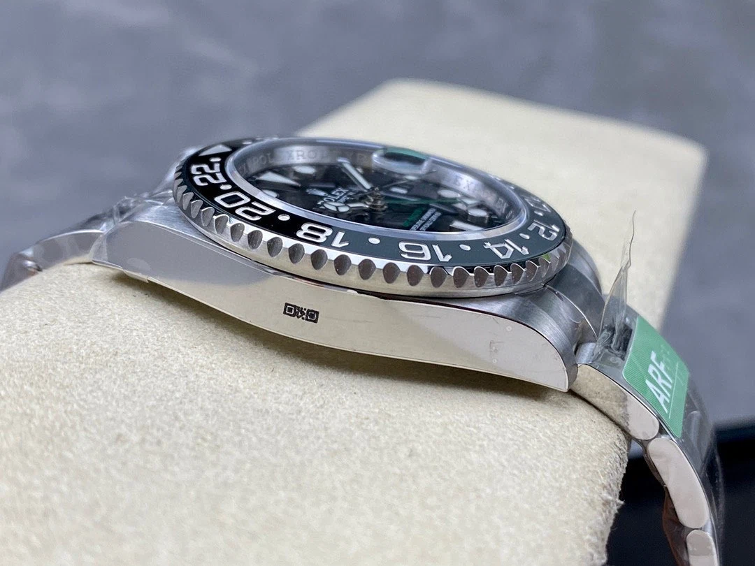 Superclone GMT-Master II 126710GRNR "Bruce Wayne" Oyster 2024 Nahaufnahme