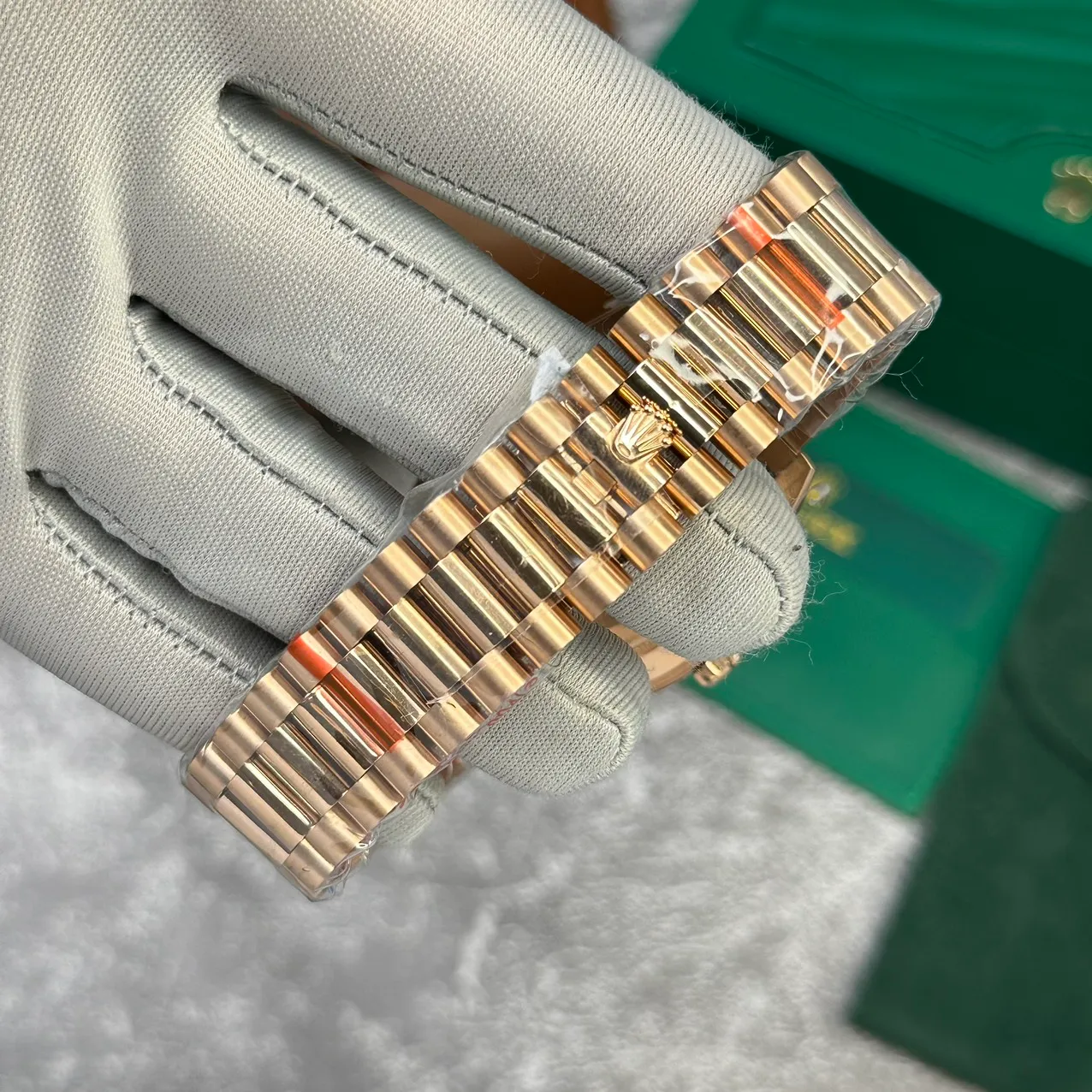 Day-Date schokoladenbraunes Zifferblatt Geriffelt Lünette Roségold Presidential Armband