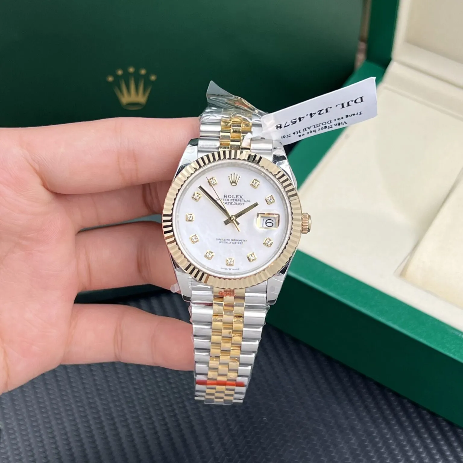 Datejust Pearl Zifferblatt Geriffelt Lünette Two Toned Gold Jubilee Armband
