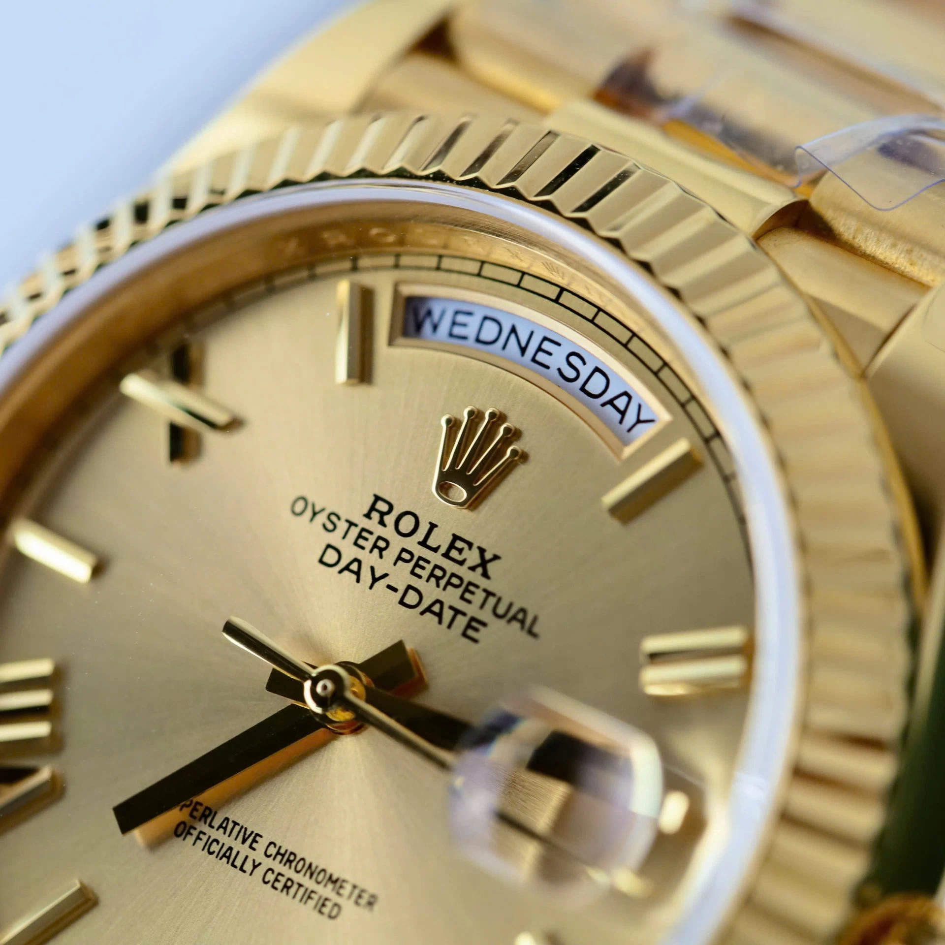 Rolex Day-Date mit römischen Indizes champagnerfarbenes Zifferblatt 228238 40 mm – Superclone – Bild 5