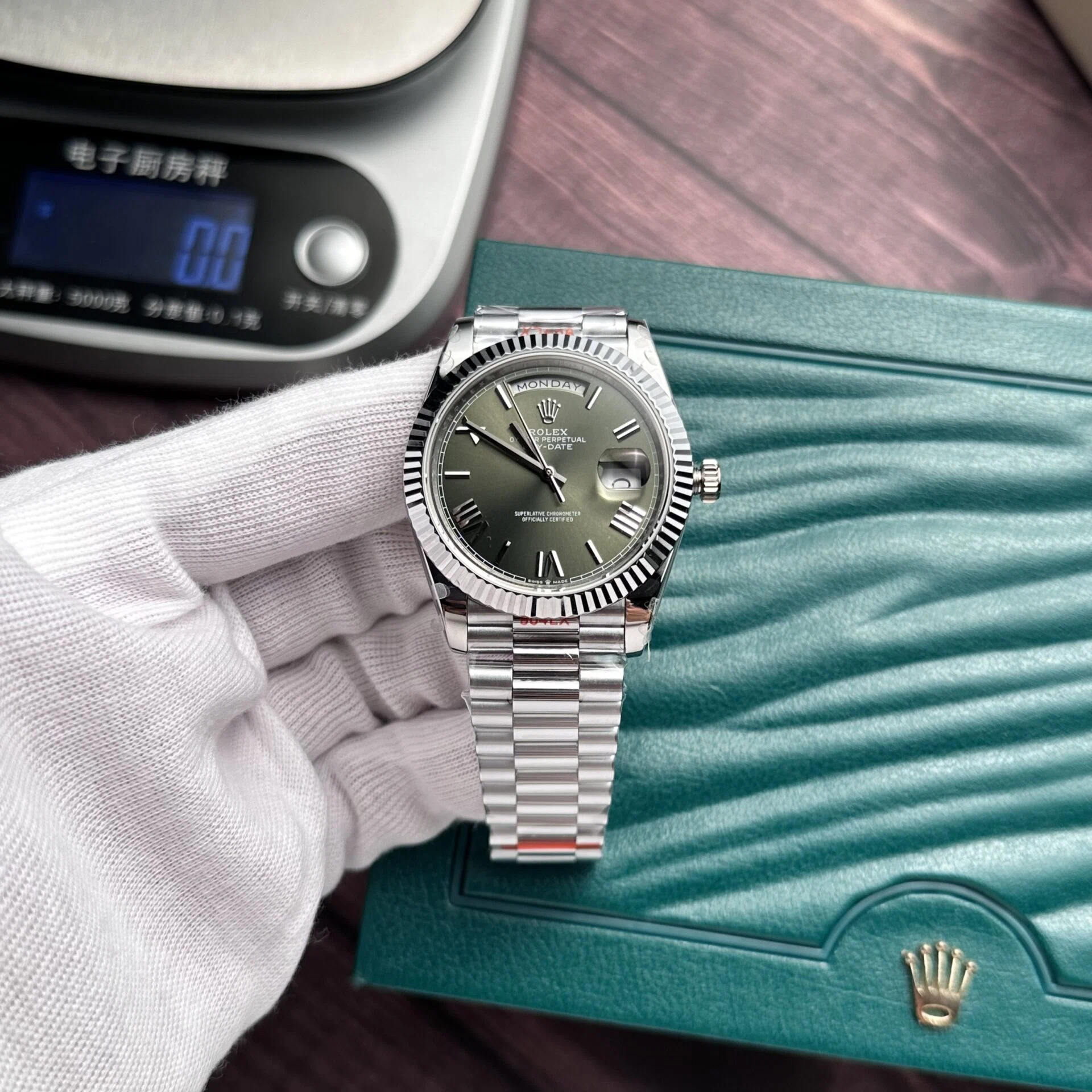Rolex Day-Date olivgrünes Zifferblatt 228239-0033 40 mm – Superclone – Bild 2