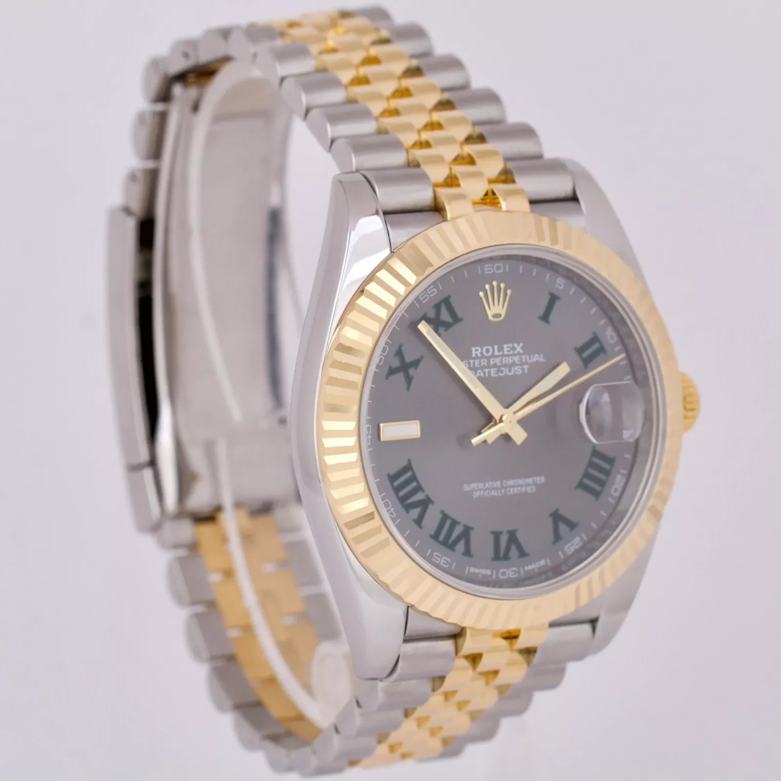 Superclone Datejust rhodiumfarbenes Zifferblatt 126333 "Wimbledon" Geriffelt / Jubilee Schrägansicht