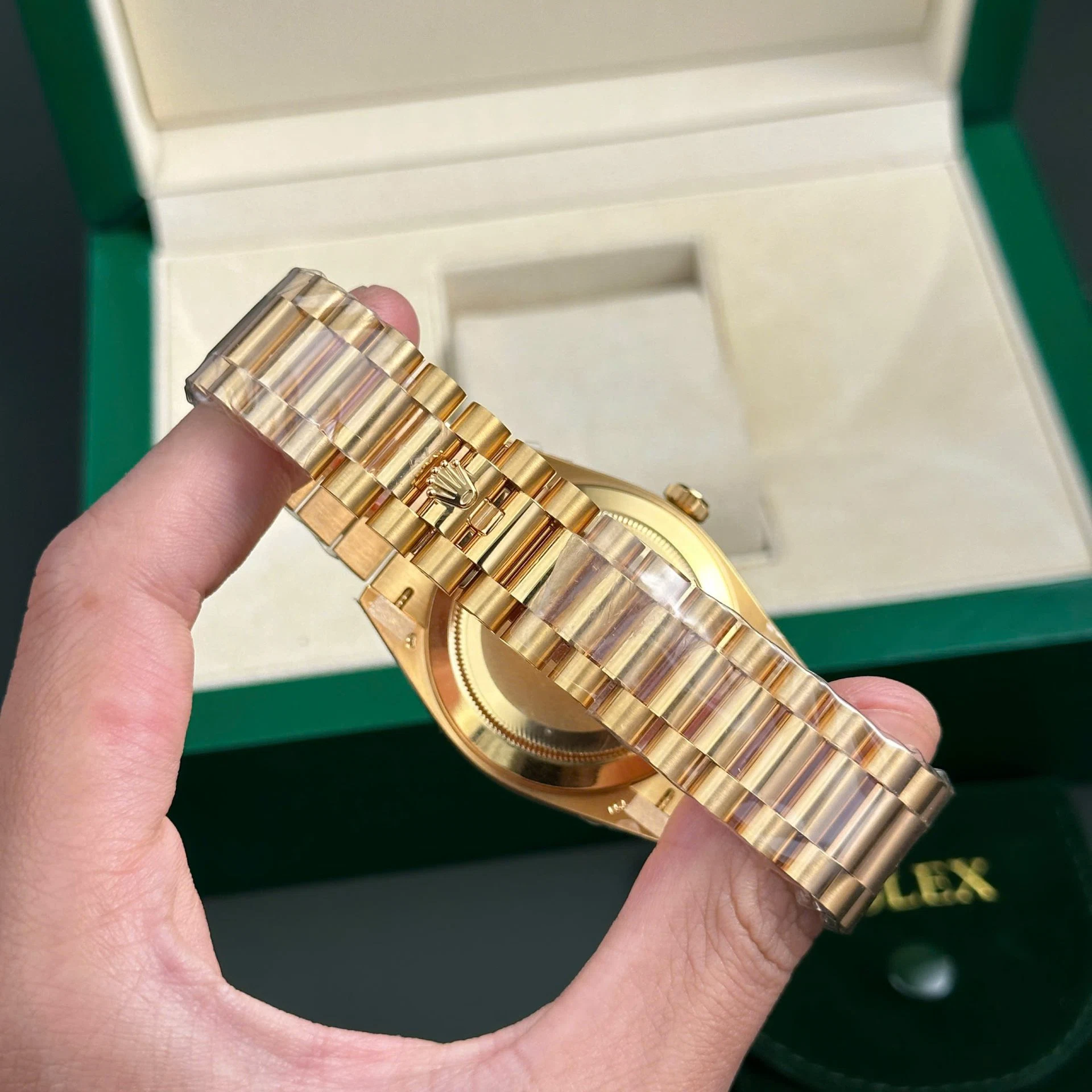 Rolex Day-Date champagnerfarbenes Zifferblatt mit Diamantbesatz 228238-0005 40 mm – Superclone – Bild 9