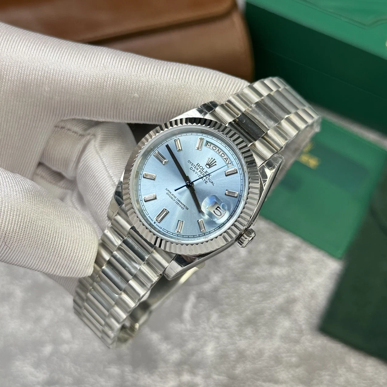 Rolex Day-Date eisblaues Zifferblatt mit Diamantbesatz 228236-0006 40 mm – Superclone – Bild 4