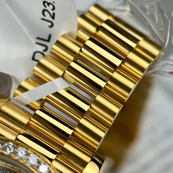 Day-Date champagnerfarbenes Zifferblatt mit Diamantbesatz Lünette Gold Presidential Zifferblatt