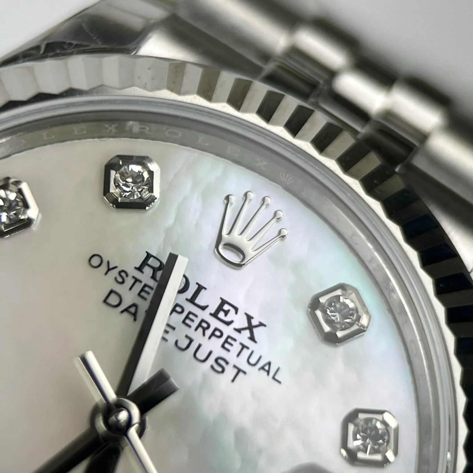 Datejust Pearl weißes Zifferblatt Geriffelt Lünette Jubilee Armband