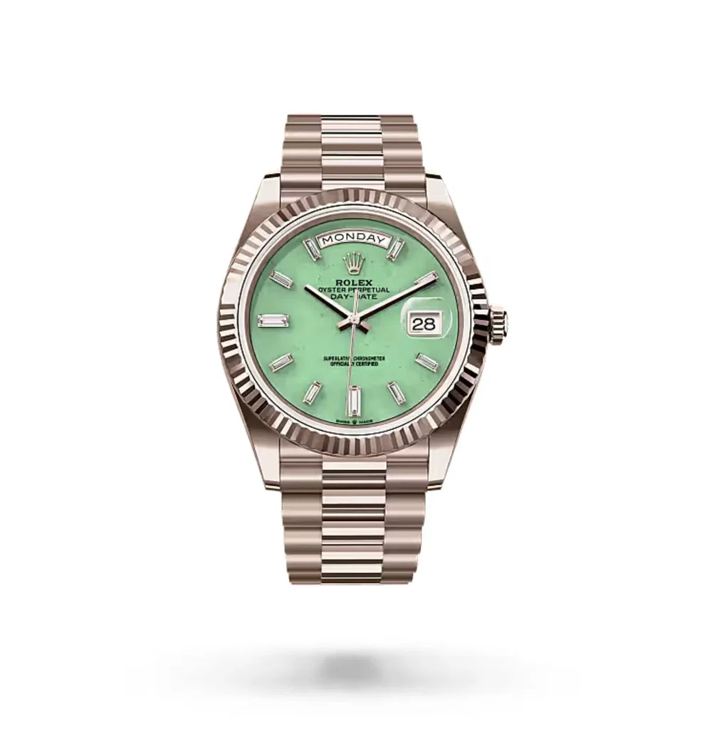 Day‑Date 40 Jubilee-Gold Aventurin-Zifferblatt (2026) — Jubilee-Gold, hellgrünes Aventurin-Zifferblatt — Vorderansicht des Zifferblatts