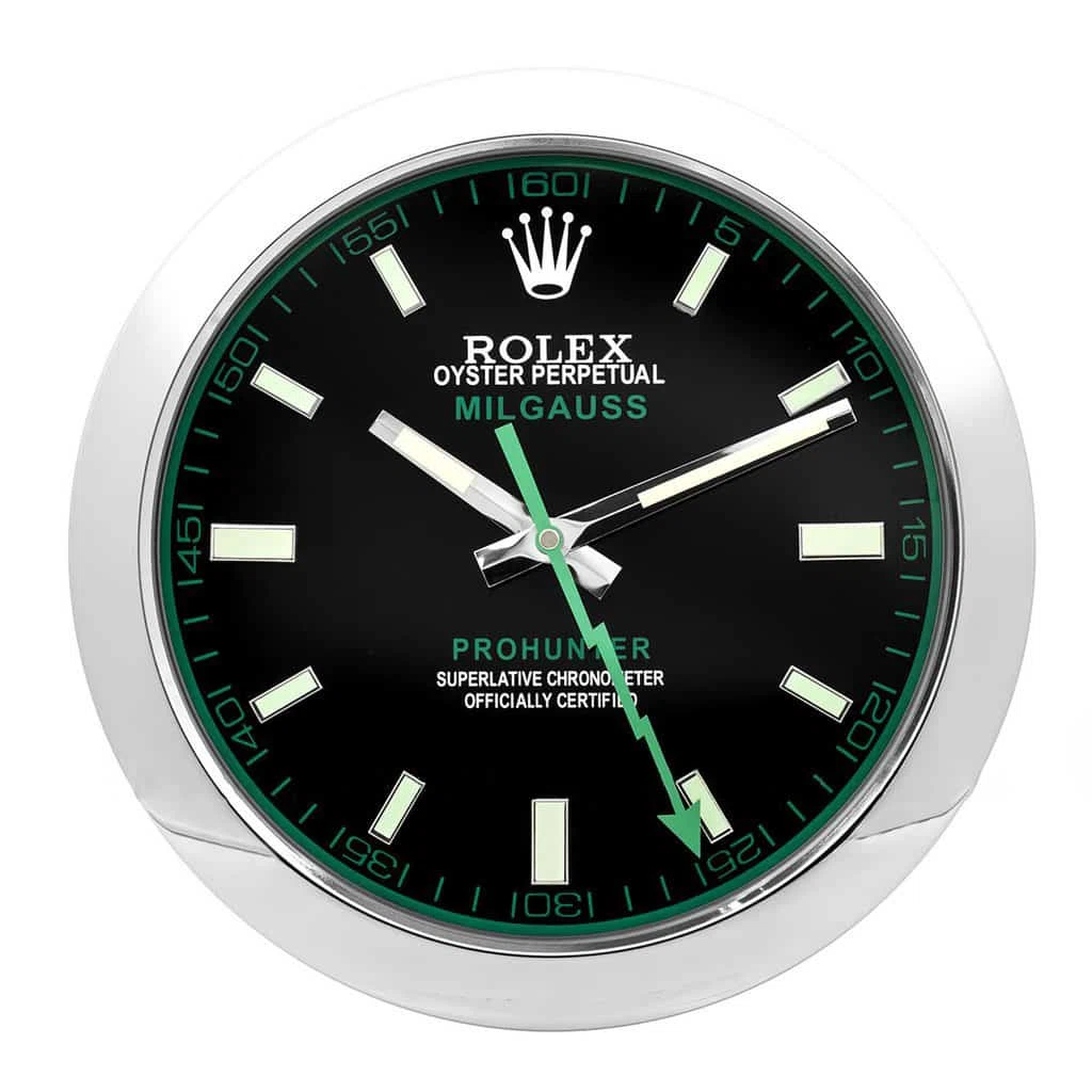 Wanduhr – MILGAUSS Schwarz Perspektivansicht