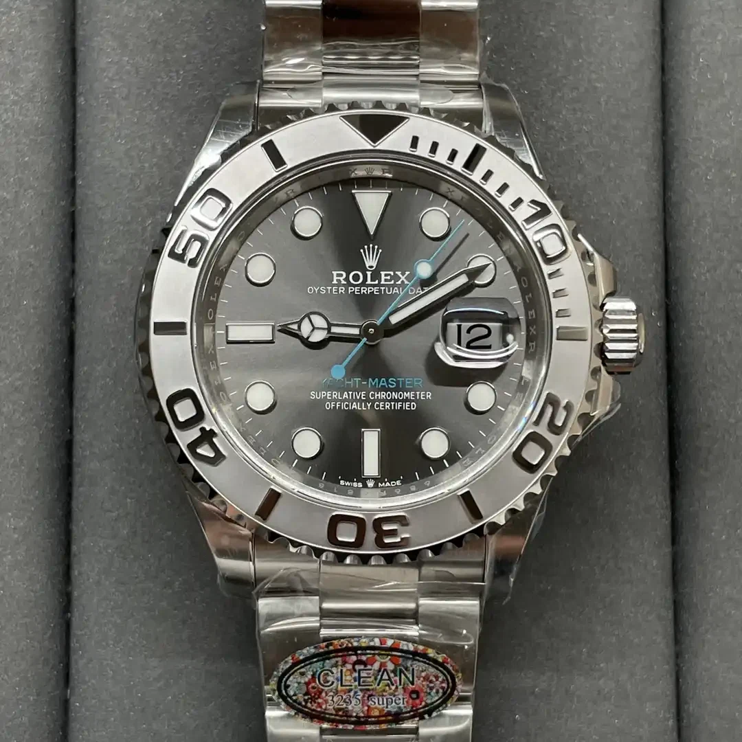 Superclone Yacht-Master rhodiumfarbenes Zifferblatt 126622 Schrägansicht
