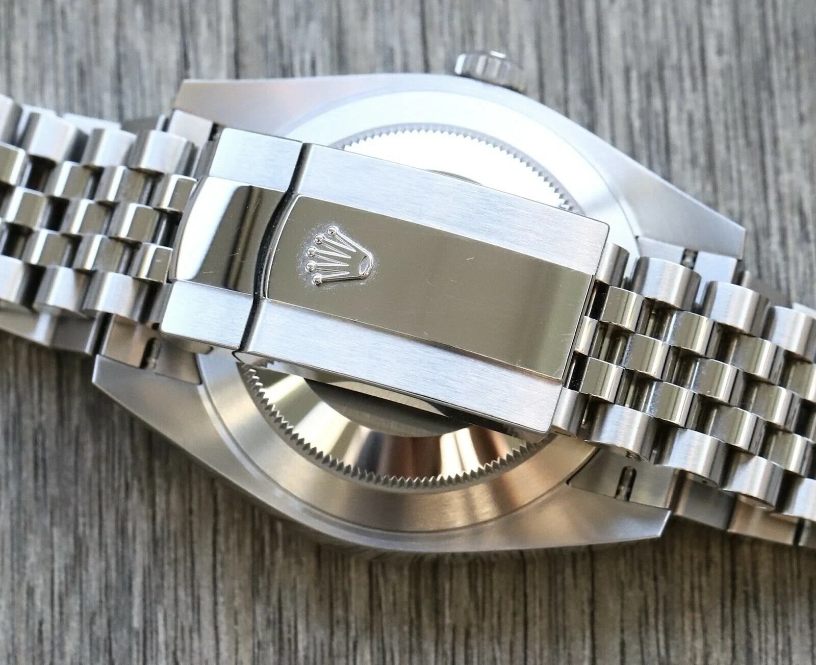 Superclone Datejust rhodiumfarbenes Zifferblatt 126334 "Wimbledon" Geriffelt / Jubilee Detailansicht