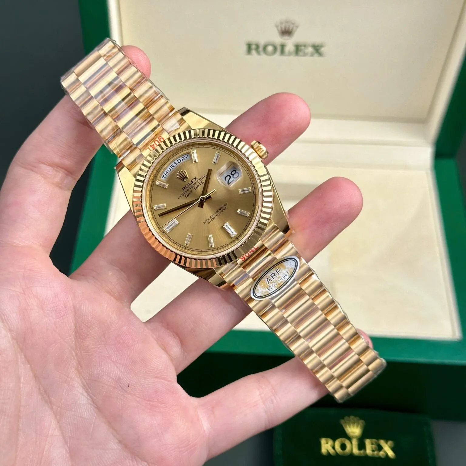 Day-Date champagnerfarbenes Zifferblatt Geriffelt Lünette Gold Presidential Armband