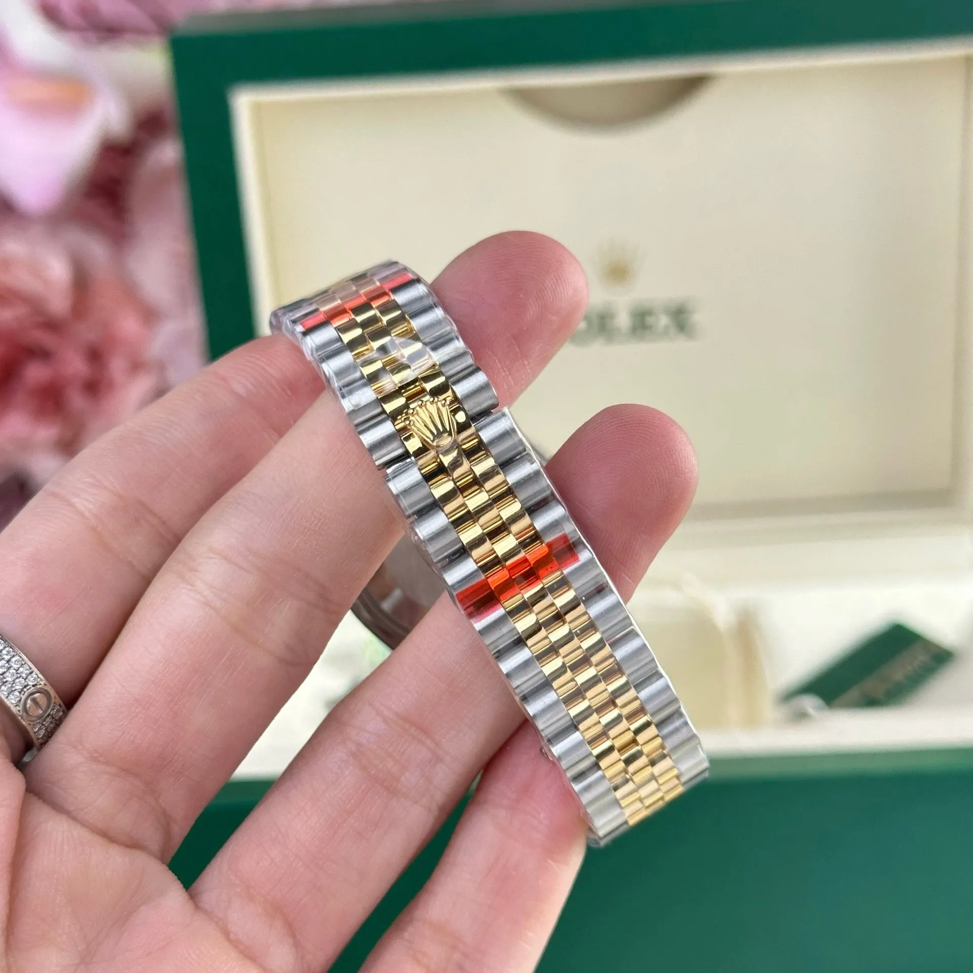 Datejust weißes Zifferblatt Geriffelt Lünette Two Tone Jubilee Armband