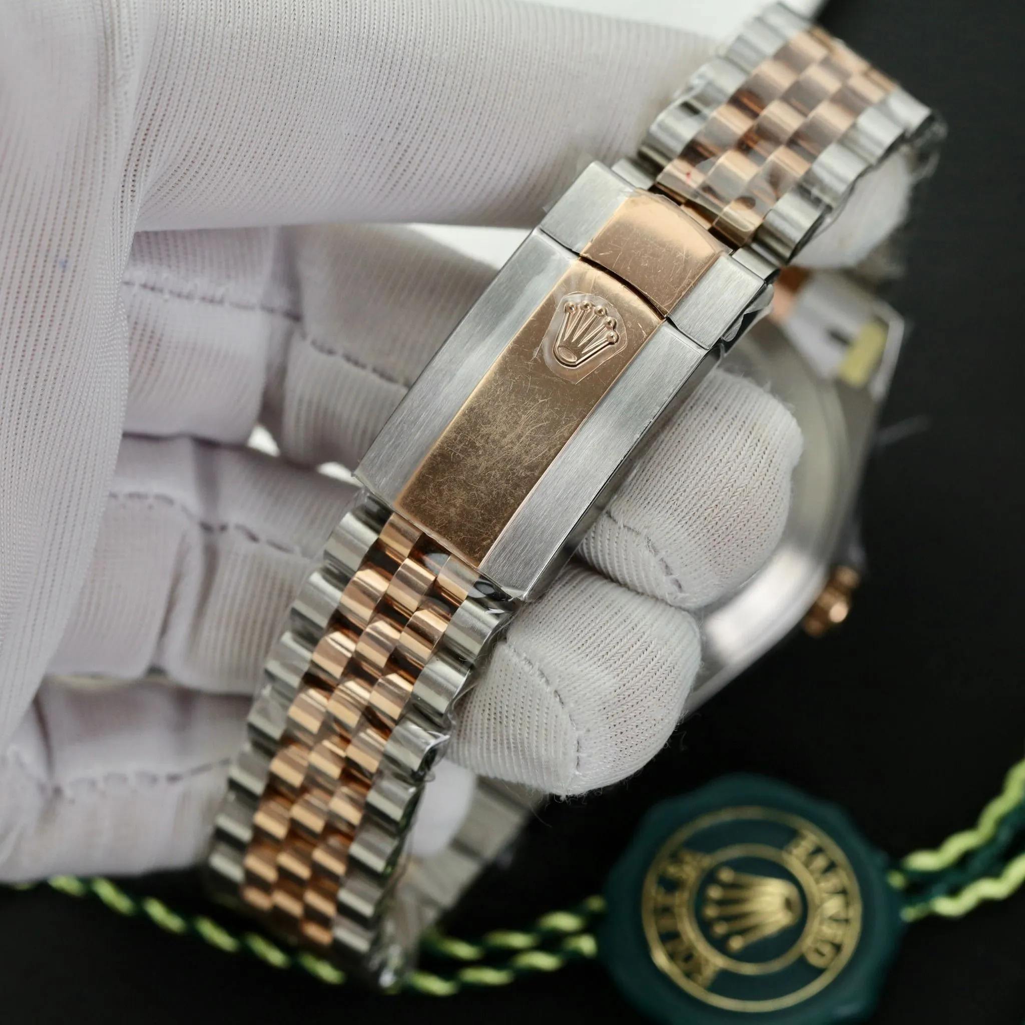 Datejust schwarzes Zifferblatt Geriffelt Lünette Two Tone Jubilee Armband