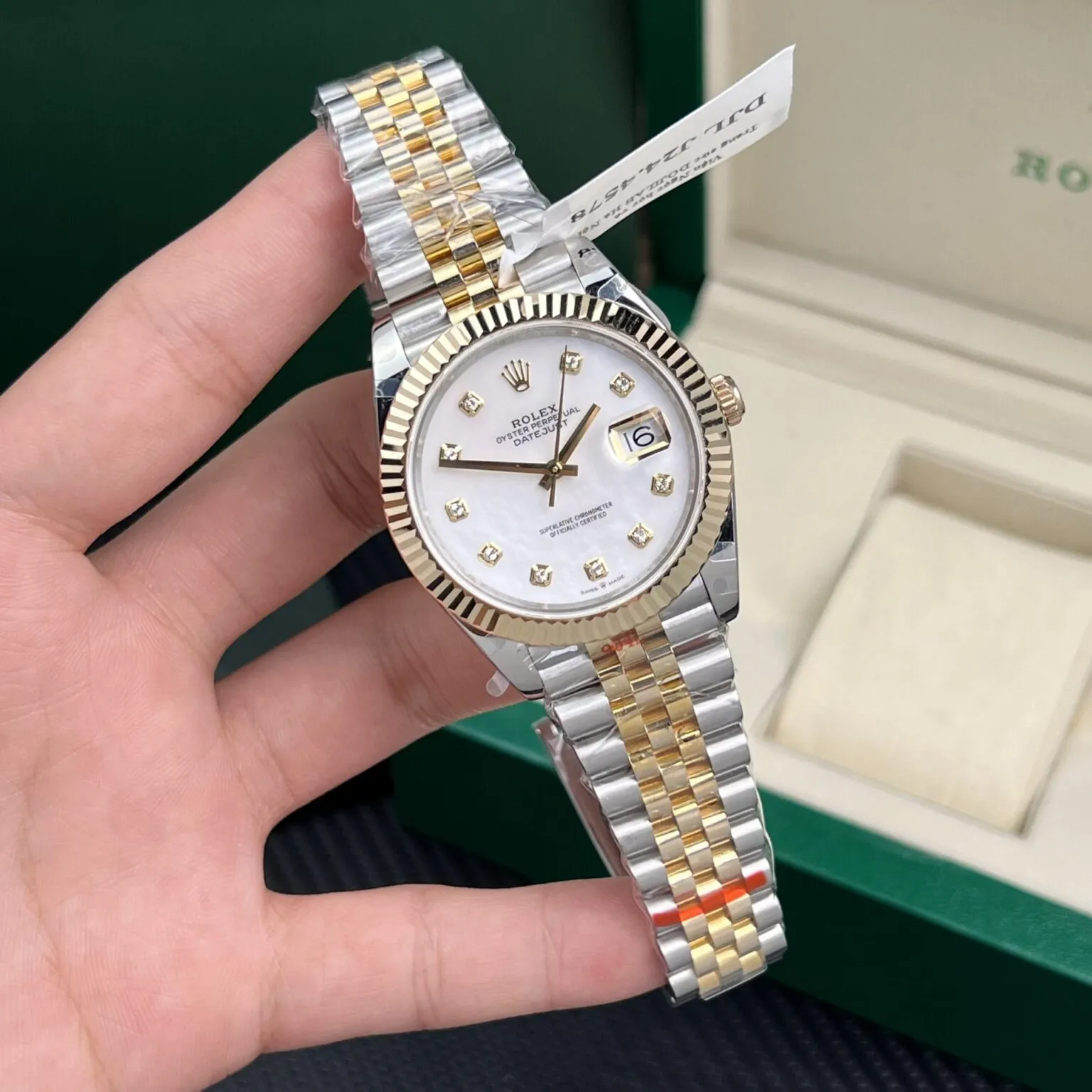 Datejust Pearl Zifferblatt Geriffelt Lünette Two Toned Gold Jubilee Armband
