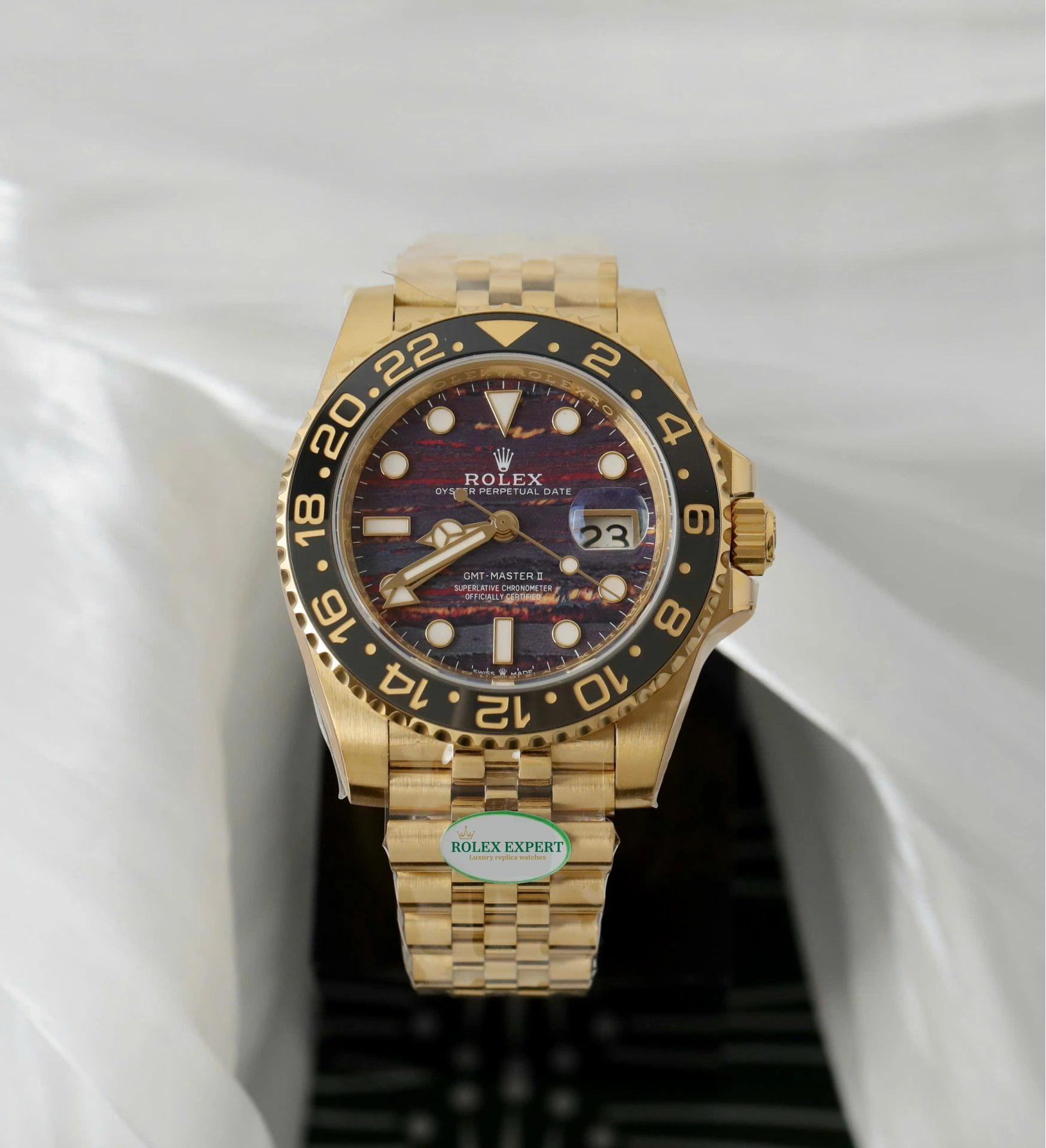 Superclone GMT-Master II 126718GRNR Tigereisen Zifferblatt Nahaufnahme