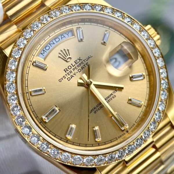 Day-Date champagnerfarbenes Zifferblatt mit Diamantbesatz Lünette Gold Presidential Zifferblatt