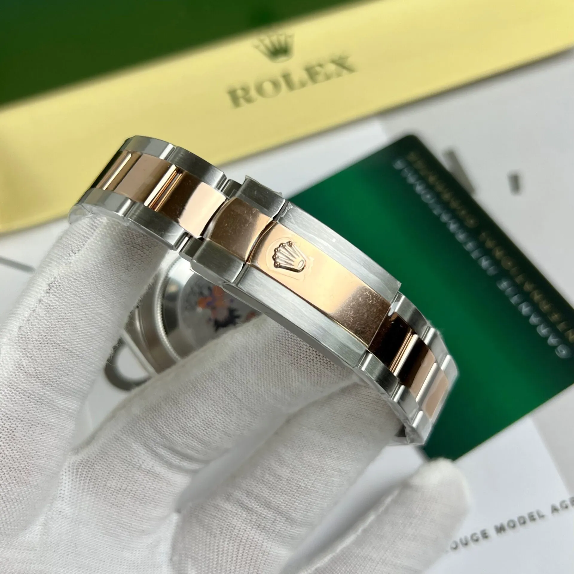 Superclone Datejust schokoladenbraunes Zifferblatt 126331 Oyster Perspektivansicht
