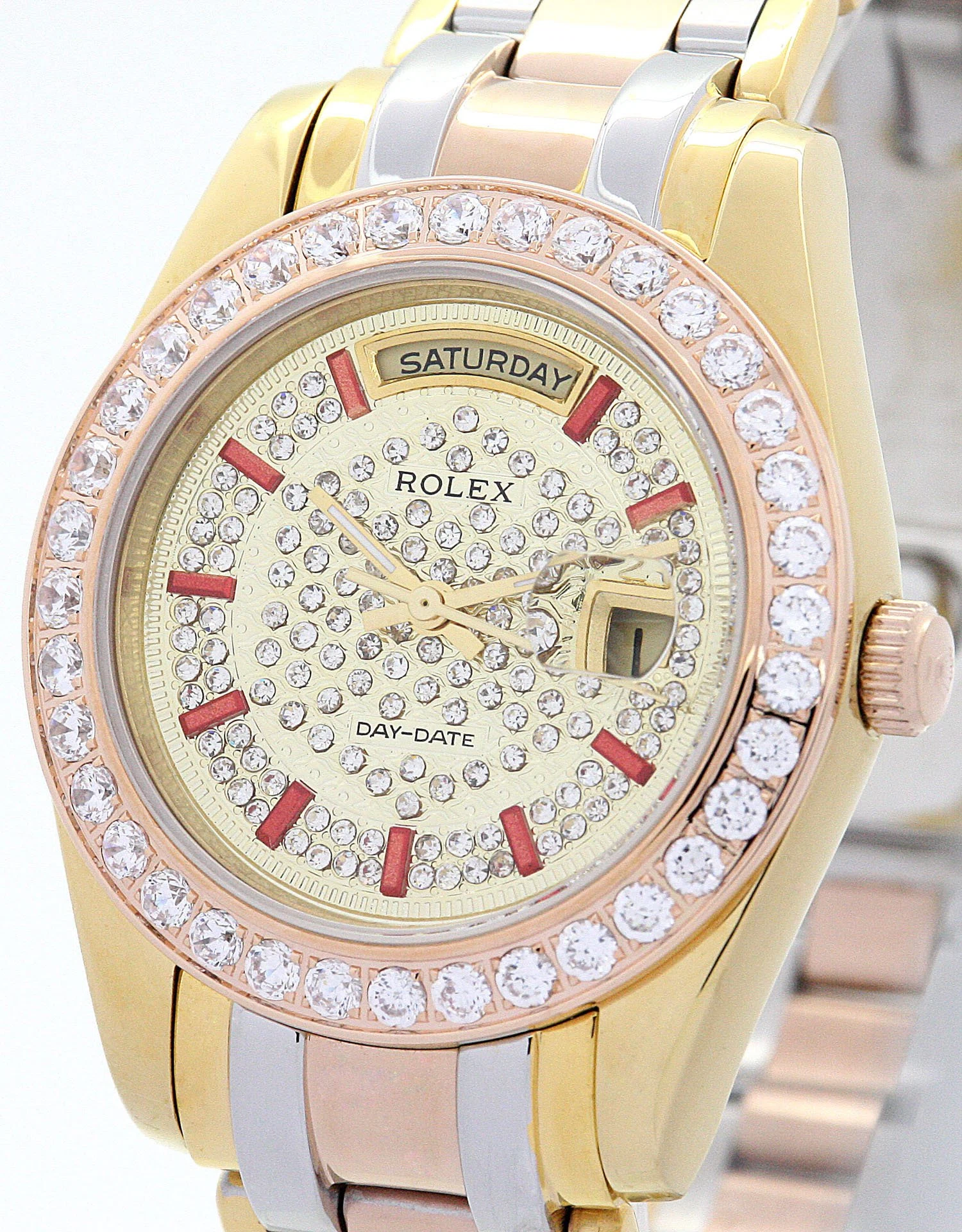Day-Date Gelbgold mit Diamonds Zifferblatt 118346 Schrägansicht