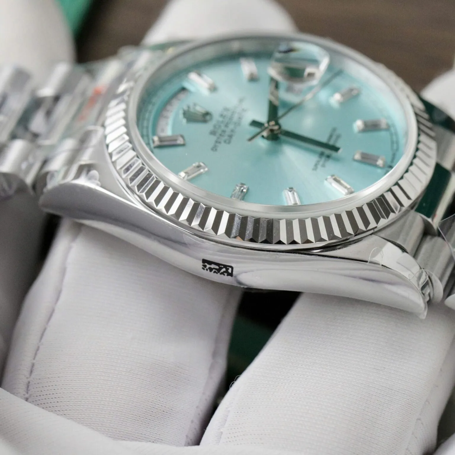 Rolex Day-Date eisblaues Zifferblatt mit Diamantbesatz 128236-0009 36 mm – Superclone – Bild 6