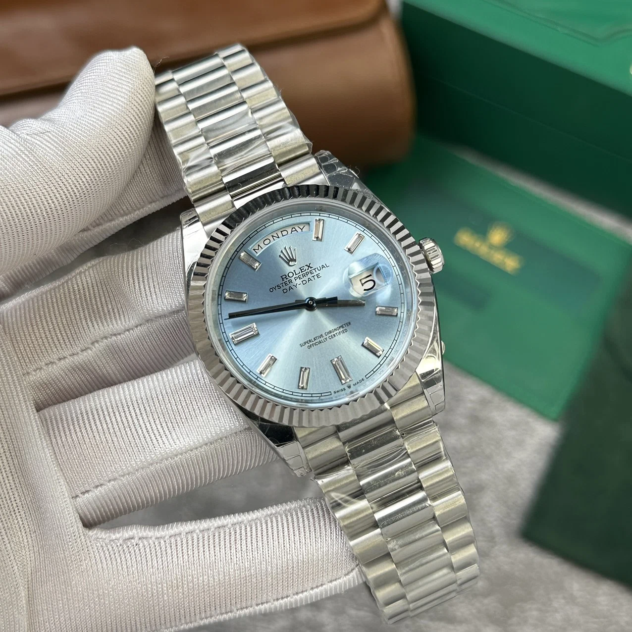 Rolex Day-Date eisblaues Zifferblatt mit Diamantbesatz 228236-0006 40 mm – Superclone – Bild 3