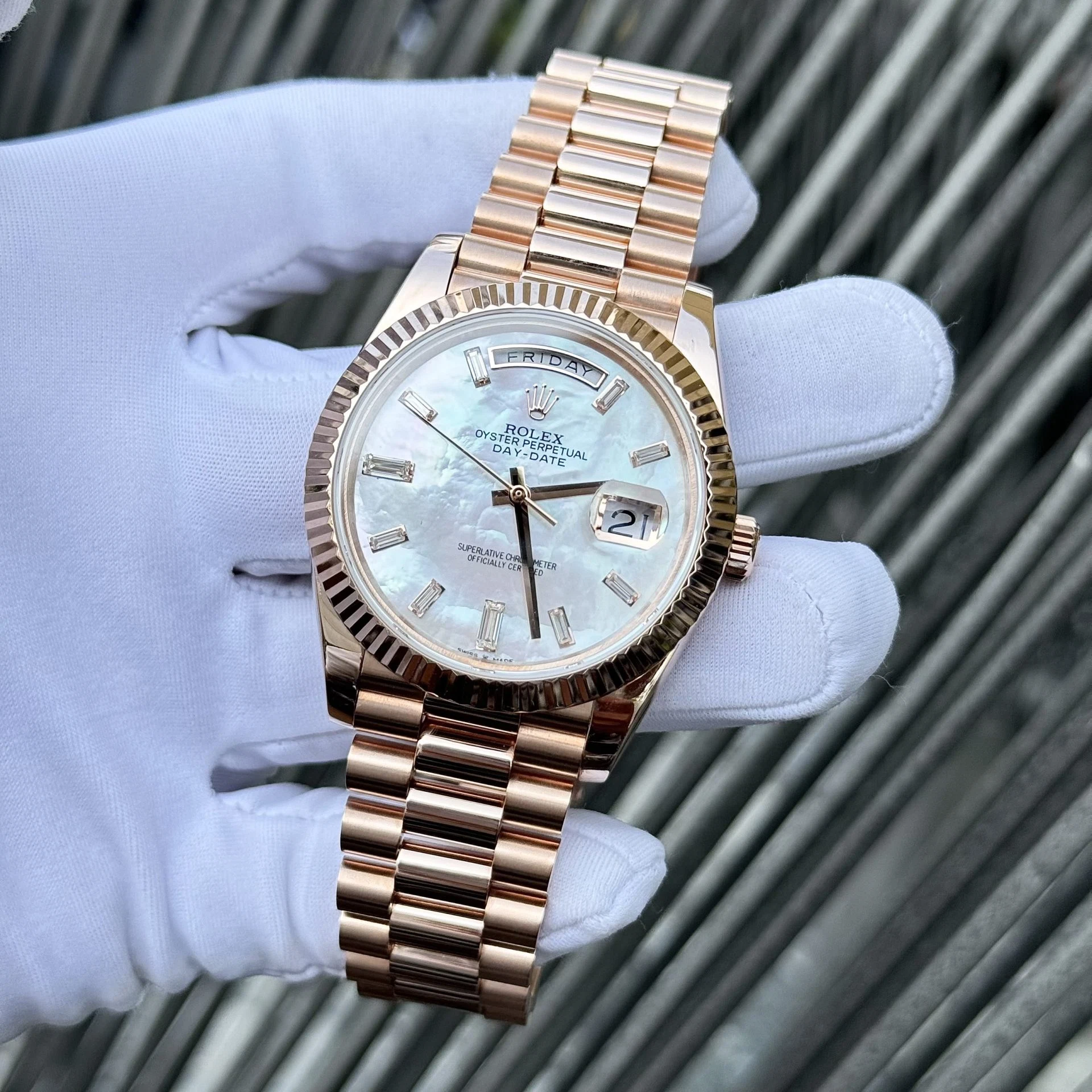 Rolex Day-Date Weißes Perlmutt Zifferblatt mit Diamantbesatz 128235-0078 36 mm – Superclone – Bild 17