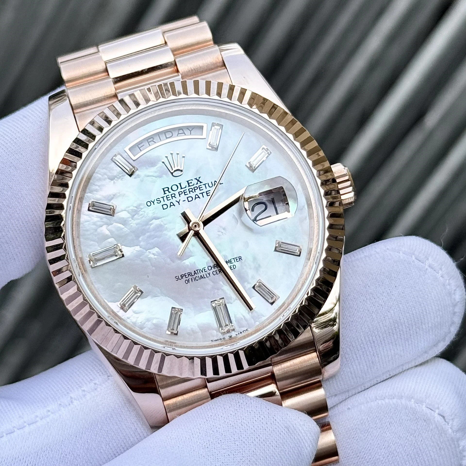 Rolex Day-Date Weißes Perlmutt Zifferblatt mit Diamantbesatz 128235-0078 36 mm – Superclone – Bild 5