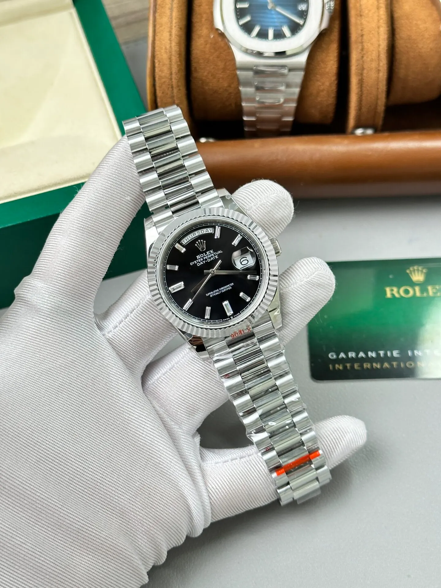 Day-Date schwarzes Zifferblatt Geriffelt Lünette Presidential Armband