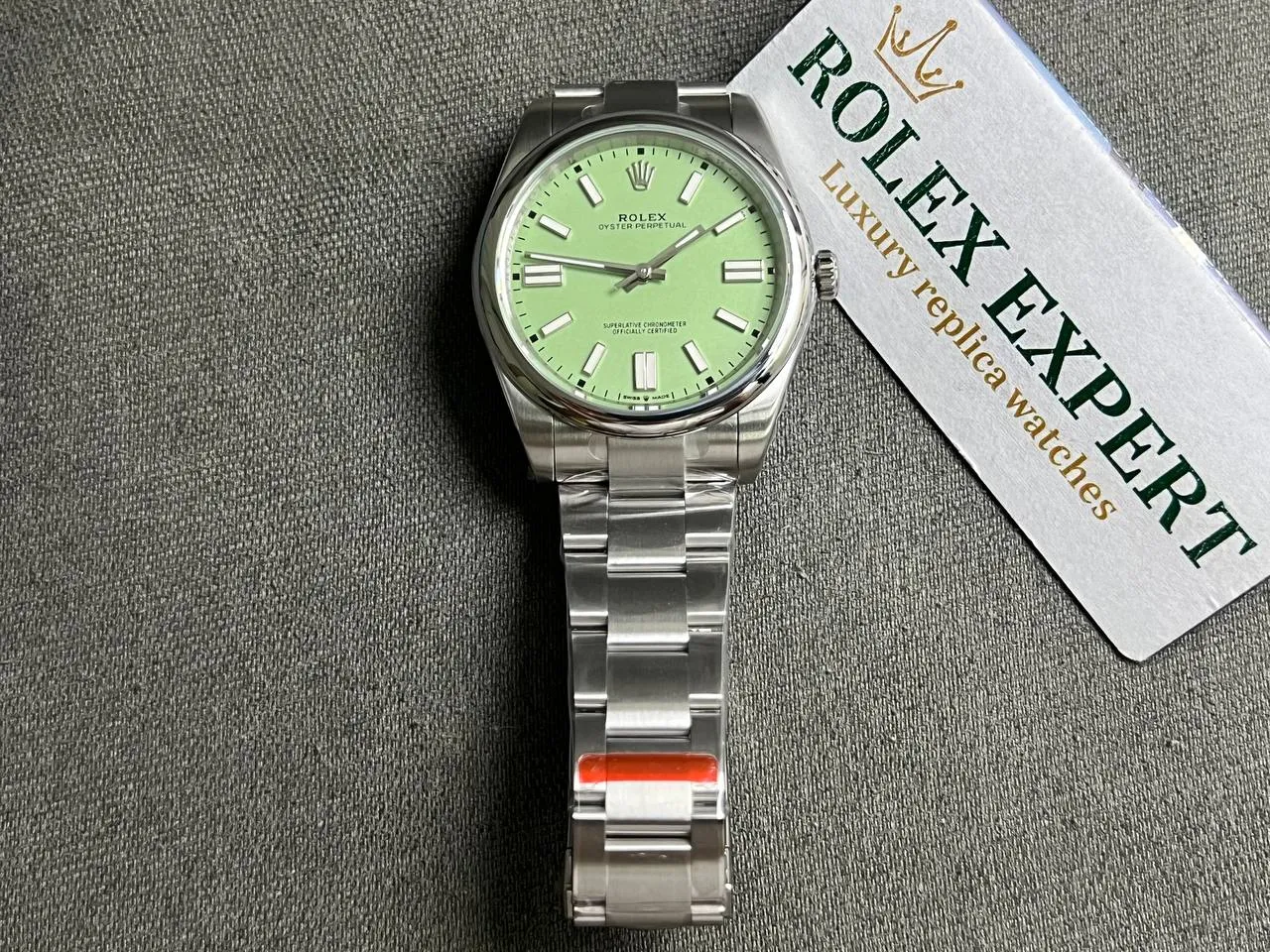 Superclone Oyster Perpetual 277200 pistaziengrünes Zifferblatt Perspektivansicht