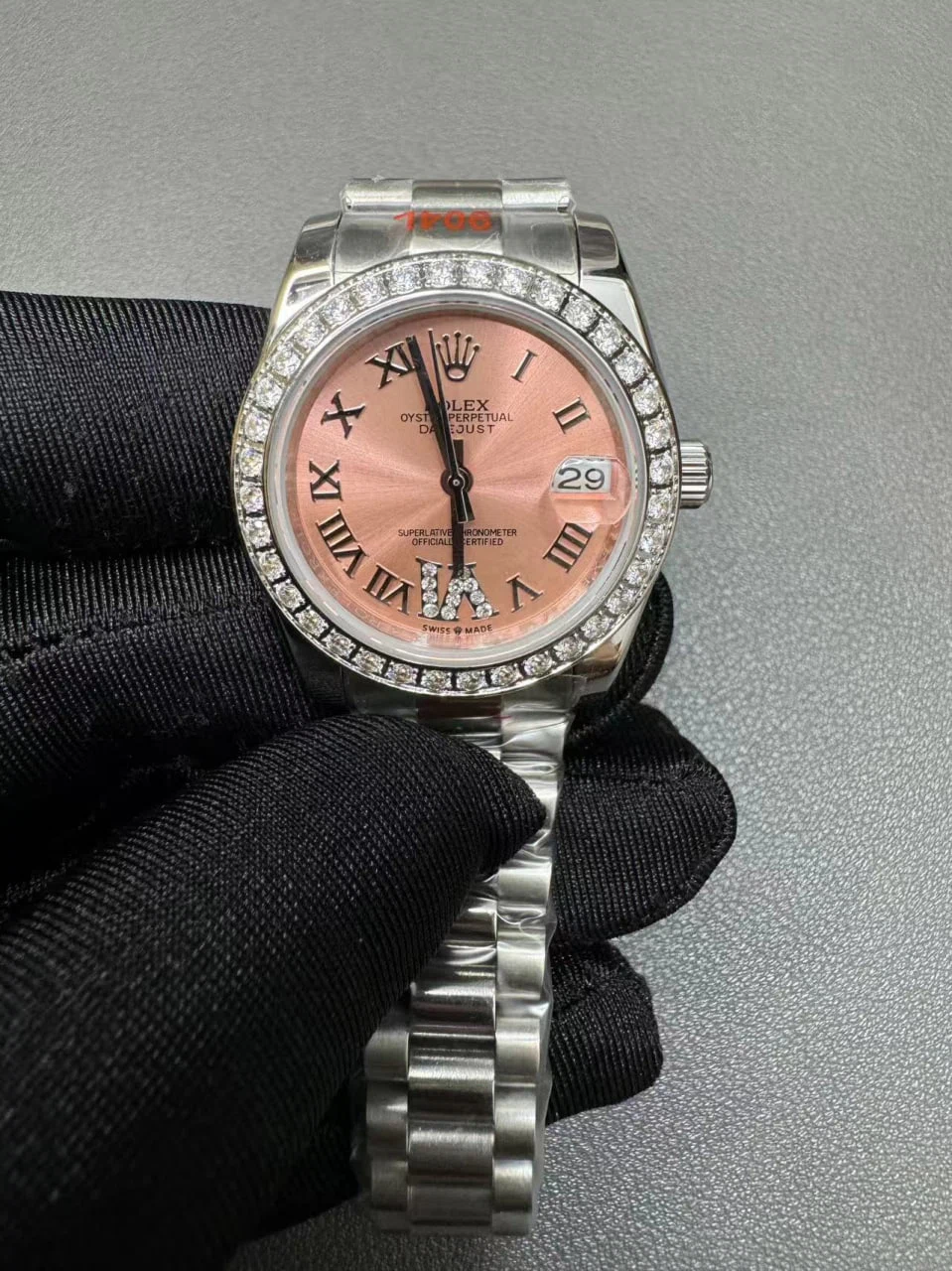 Datejust Rosa mit Diamanten besetzt Zifferblatt 278384RBR Perspektivansicht