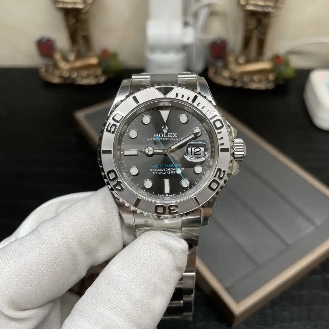 Superclone Yacht-Master rhodiumfarbenes Zifferblatt 126622 Designdetail