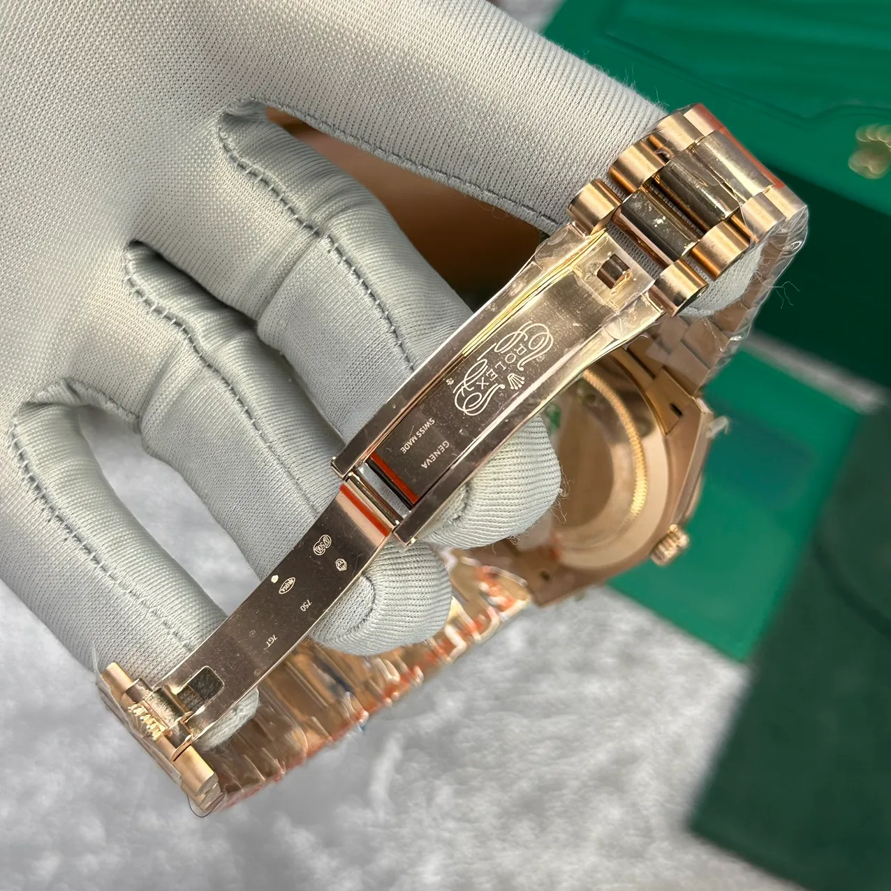 Day-Date schokoladenbraunes Zifferblatt Geriffelt Lünette Roségold Presidential Armband