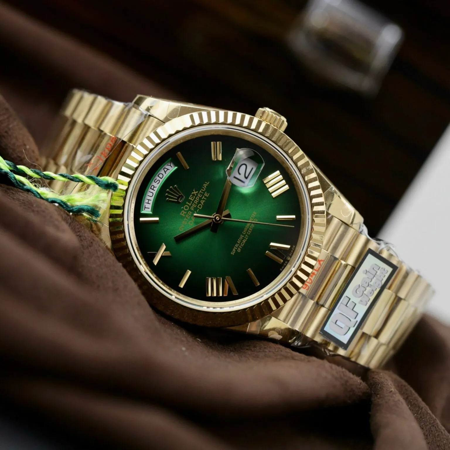 Day-Date Grün Ombre Zifferblatt Geriffelt Lünette Gelb Presidential Armband