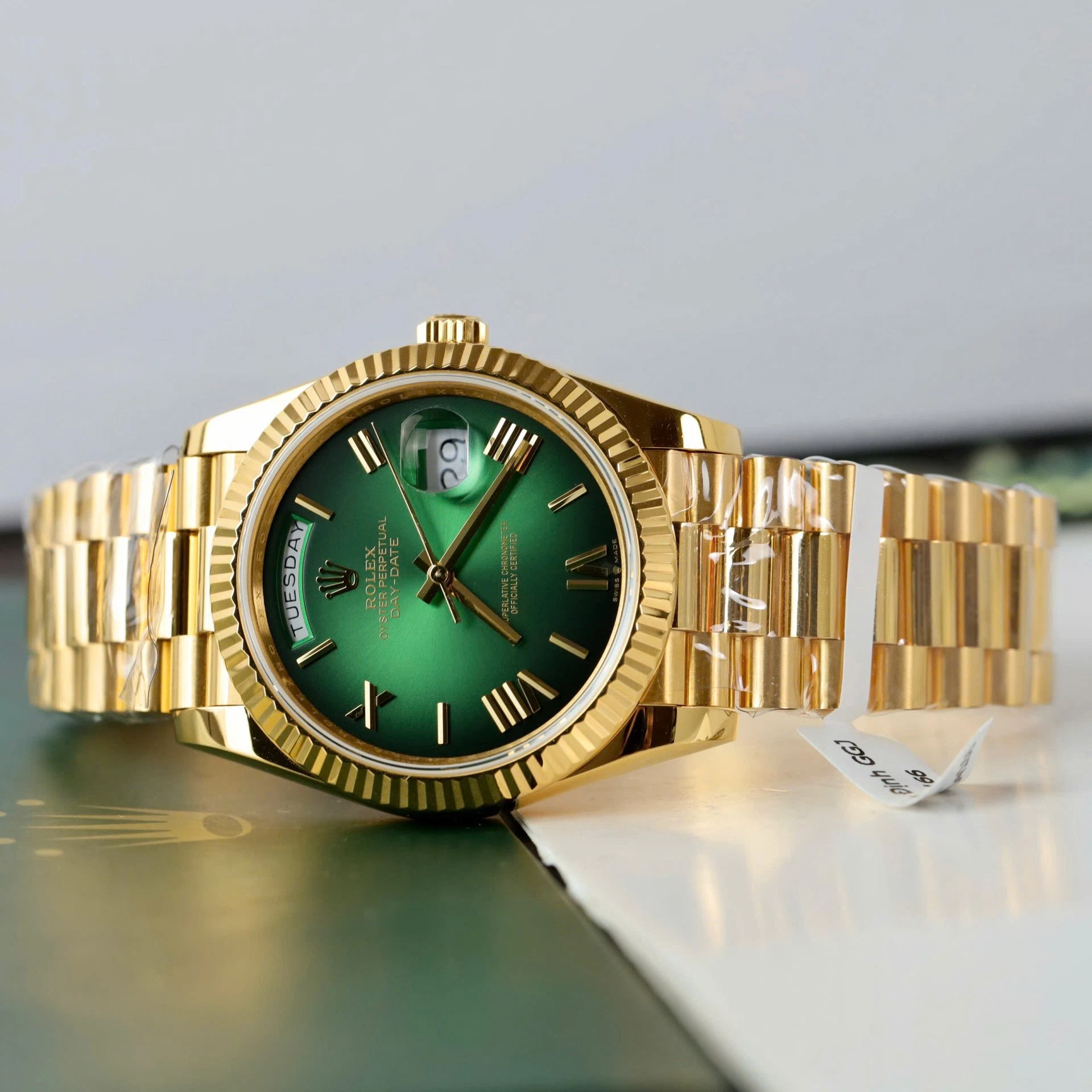 Rolex Day-Date Grünes Ombré-Zifferblatt 228238-0069 40 mm – Superclone – Bild 4