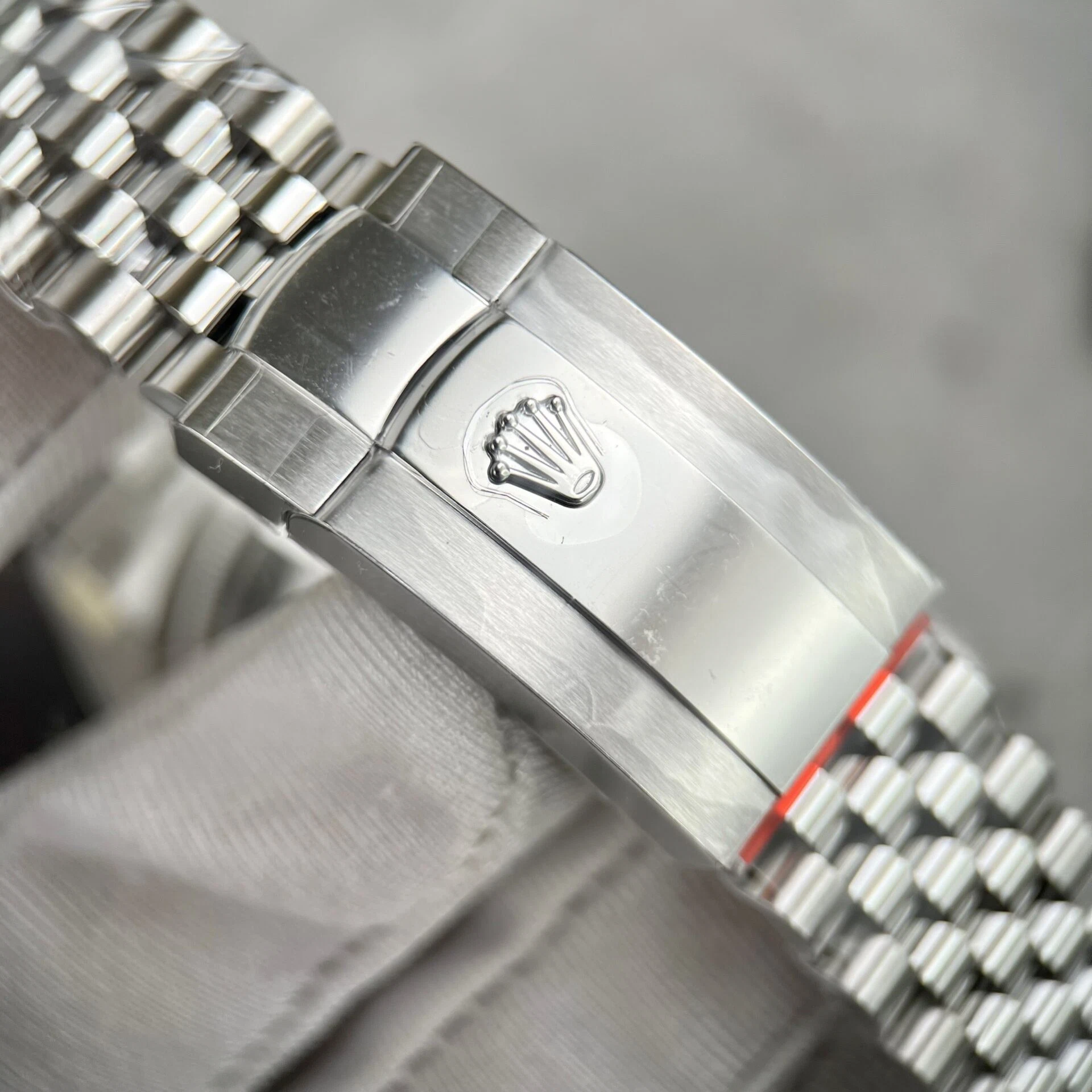 Rolex Datejust weißes Zifferblatt mit römischen Indizes 126334-0024 41 mm – Bild 9