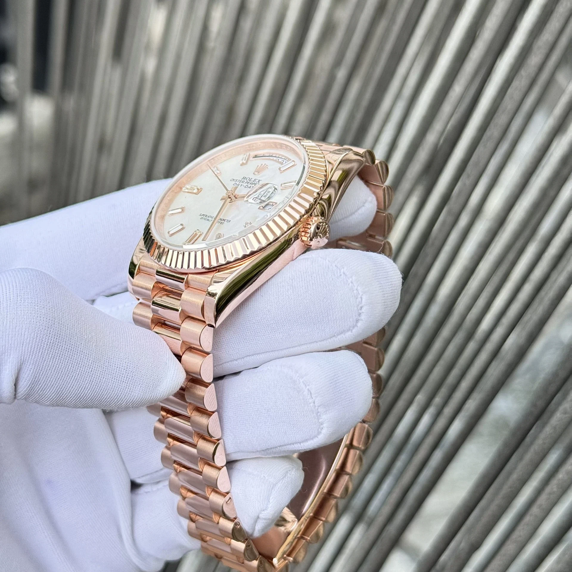 Rolex Day-Date Weißes Perlmutt Zifferblatt mit Diamantbesatz 128235-0078 36 mm – Superclone – Bild 13
