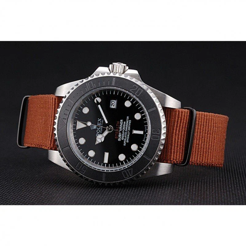 Submariner schwarzes Zifferblatt 621387 Nahaufnahme