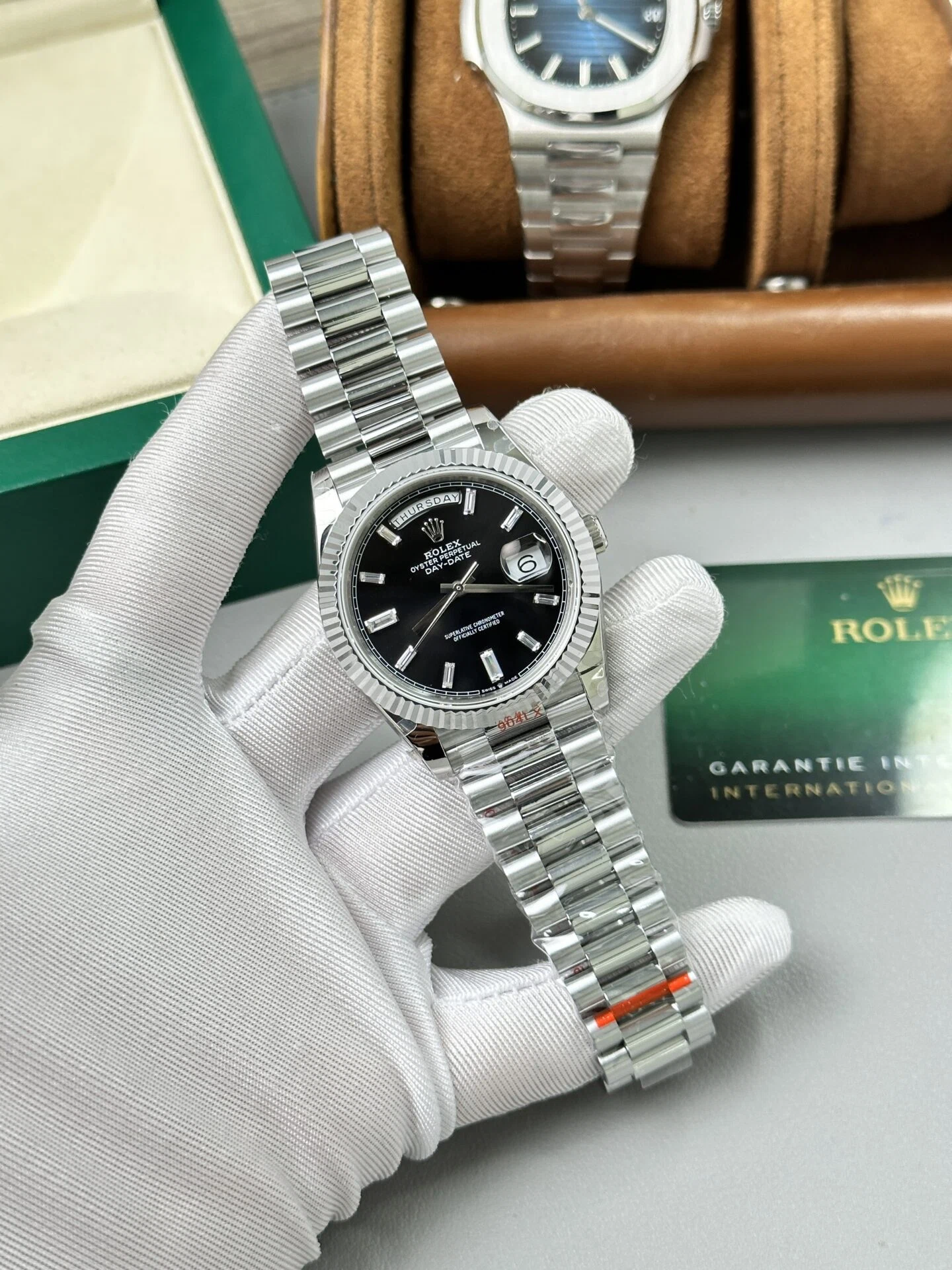 Rolex Day-Date intensivschwarzes Zifferblatt mit Diamantbesatz 228236-0004 40 mm – Superclone – Bild 3