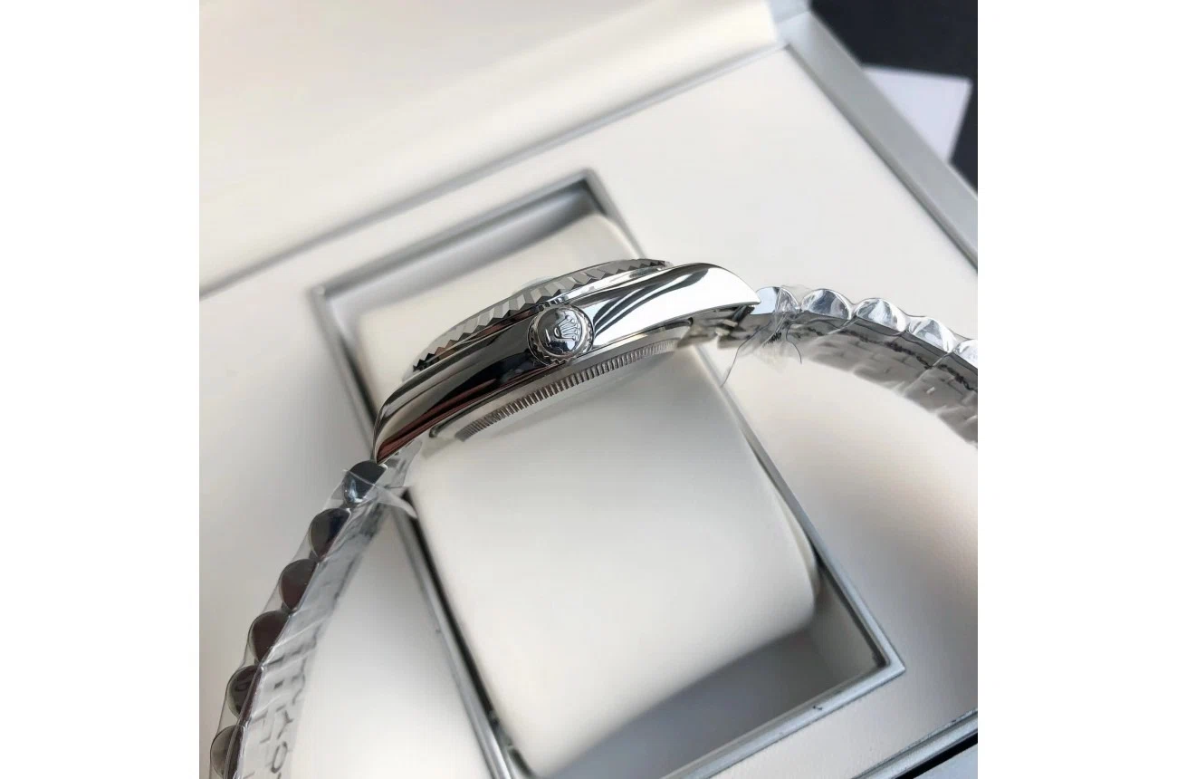 Datejust Edelstahl/Edelstahl Jubilee Grün/Diamantindizes Alternate Angle