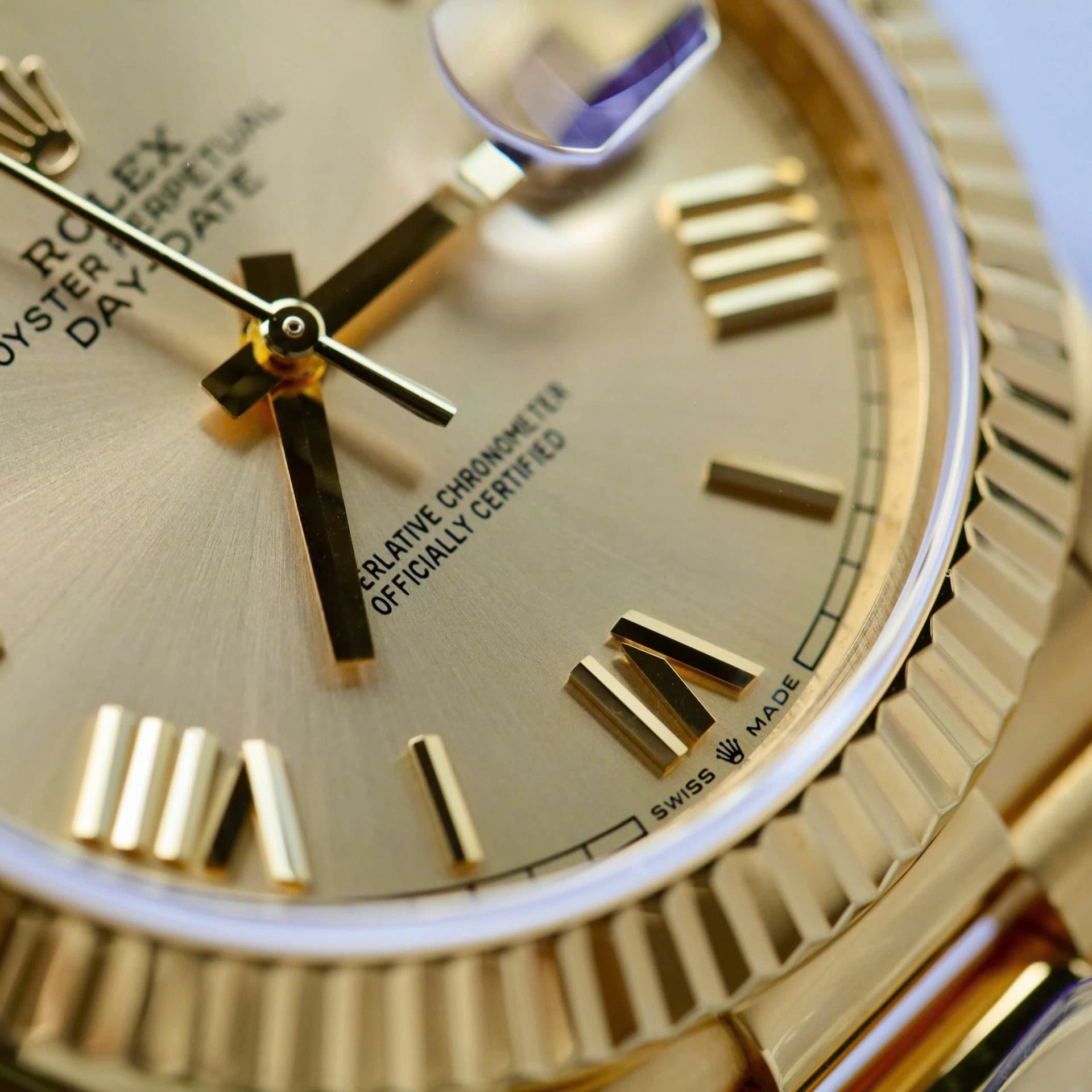Rolex Day-Date mit römischen Indizes champagnerfarbenes Zifferblatt 228238 40 mm – Superclone – Bild 6