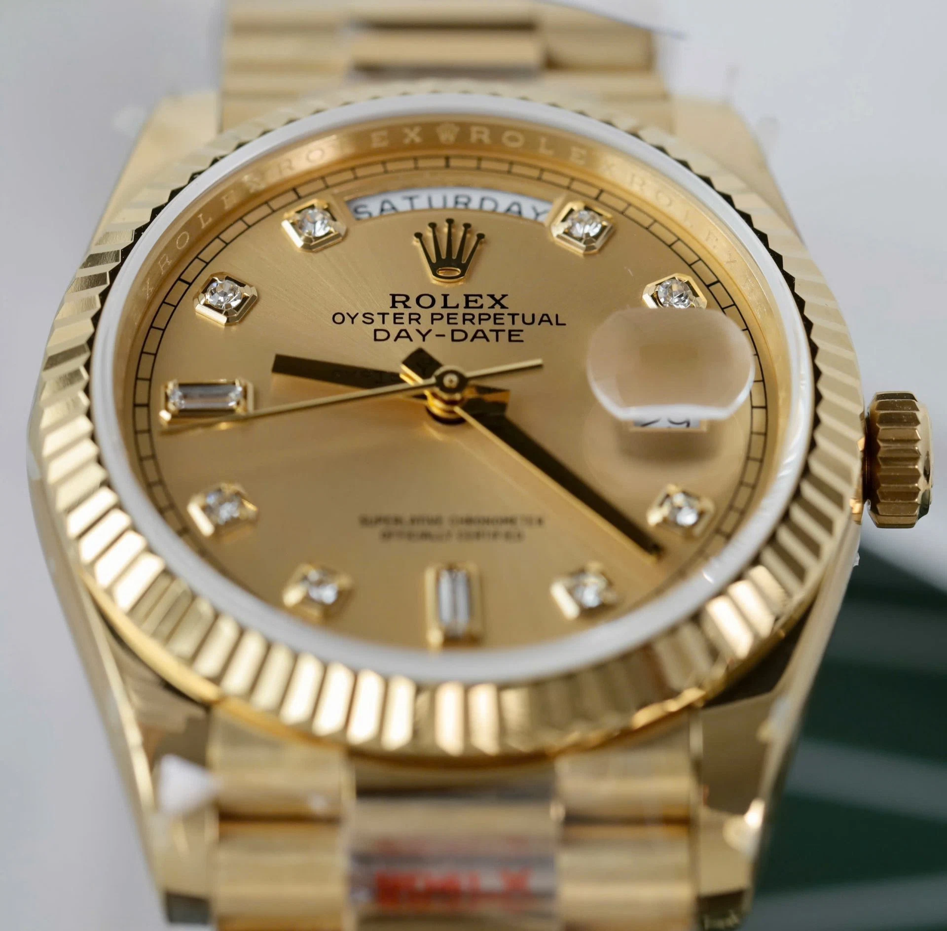 Rolex Day-Date champagnerfarbenes Zifferblatt mit Diamantbesatz 128238-0008 36 mm – Superclone – Bild 5